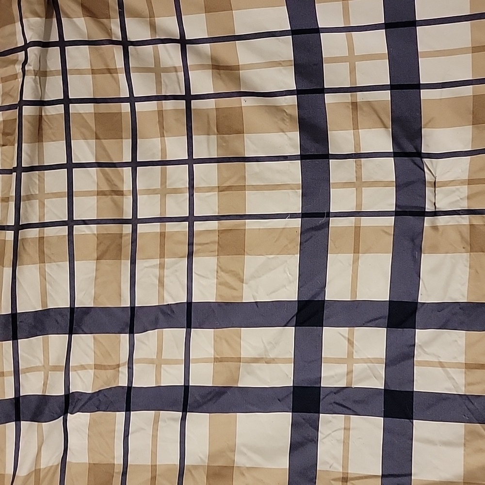 Queen blue and tan plaid comforter with 4 matching pillow cases
